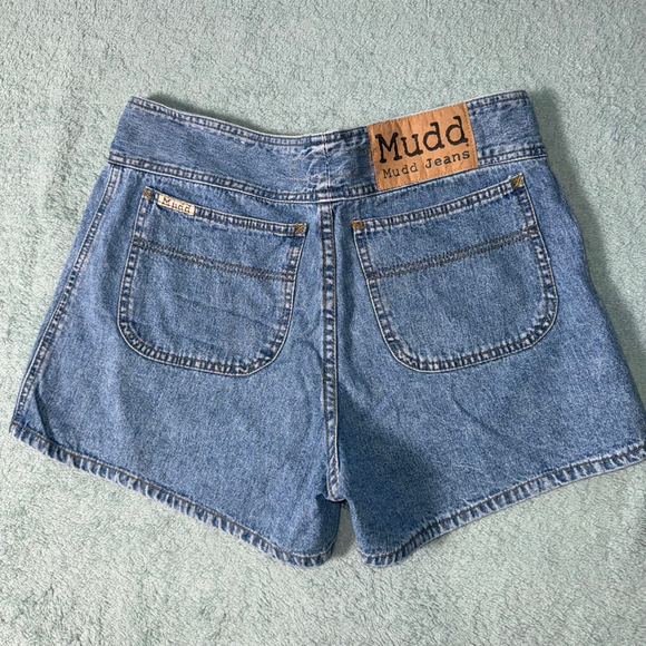 Mudd Womens Blue Jean Shorts Size 13 Zip closure Mom Y2k 3"inseam - Picture 2 of 11